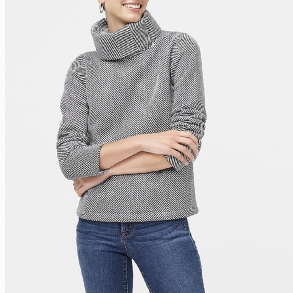 ❄️J. Crew❄️Black and White Funnel Neck Sweater❄️